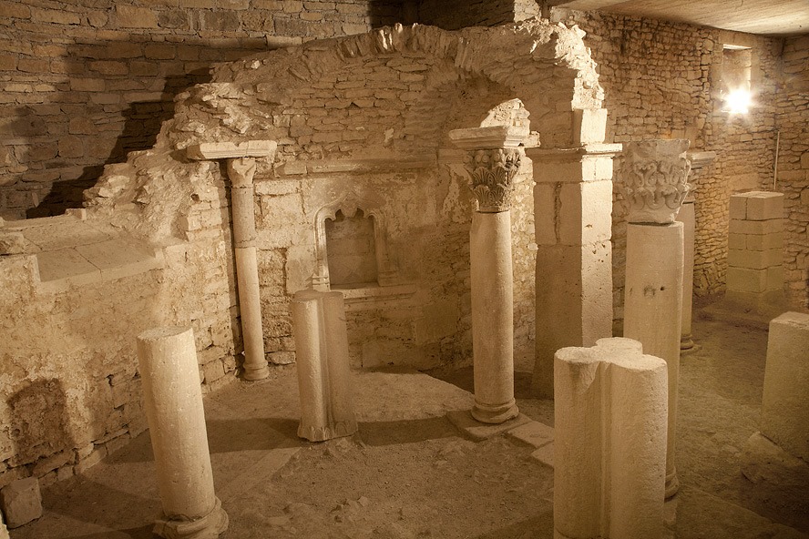 Crypte carolingienne